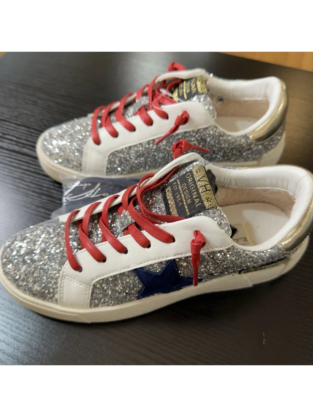 Size 6.5 Women’s Vintage Havana Silver Glitter Gray Star Red Laces Sneakers